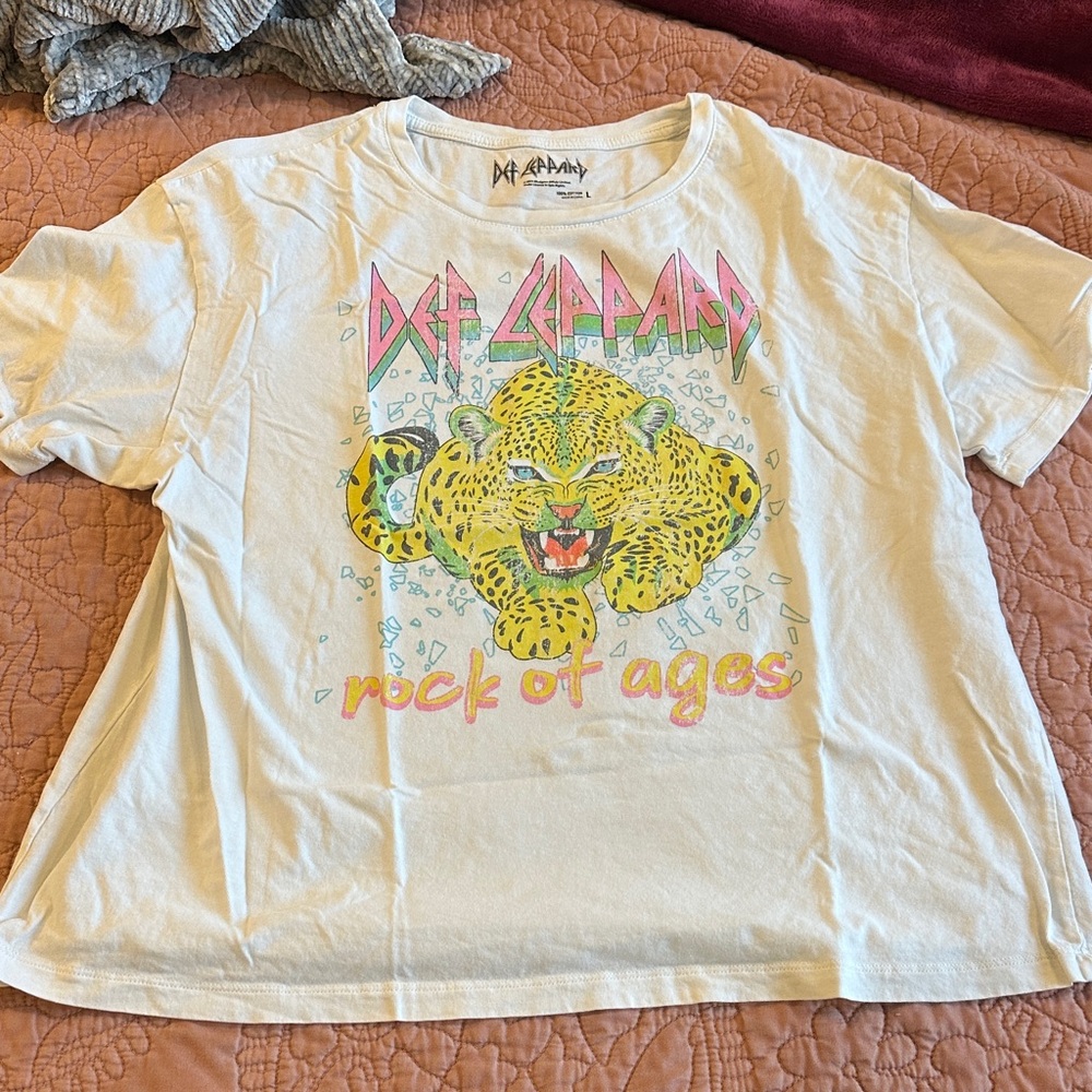 Def Leppard graphic tee